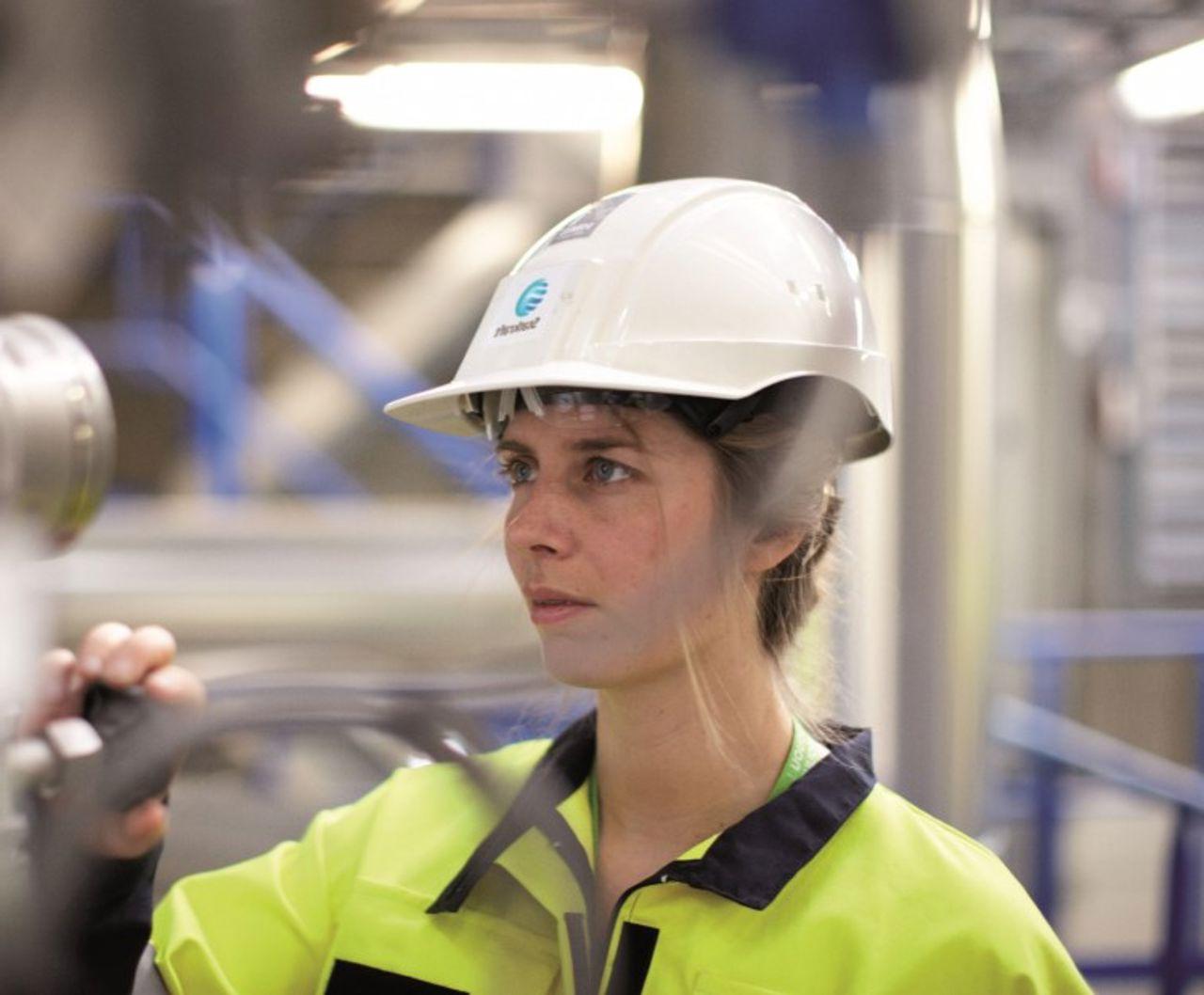 Female Statkraft employee